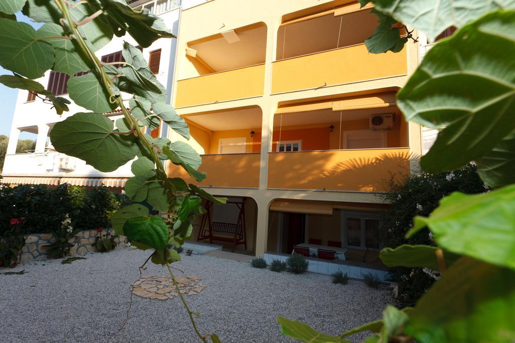 Apartments Juric Vrsar Exterior foto